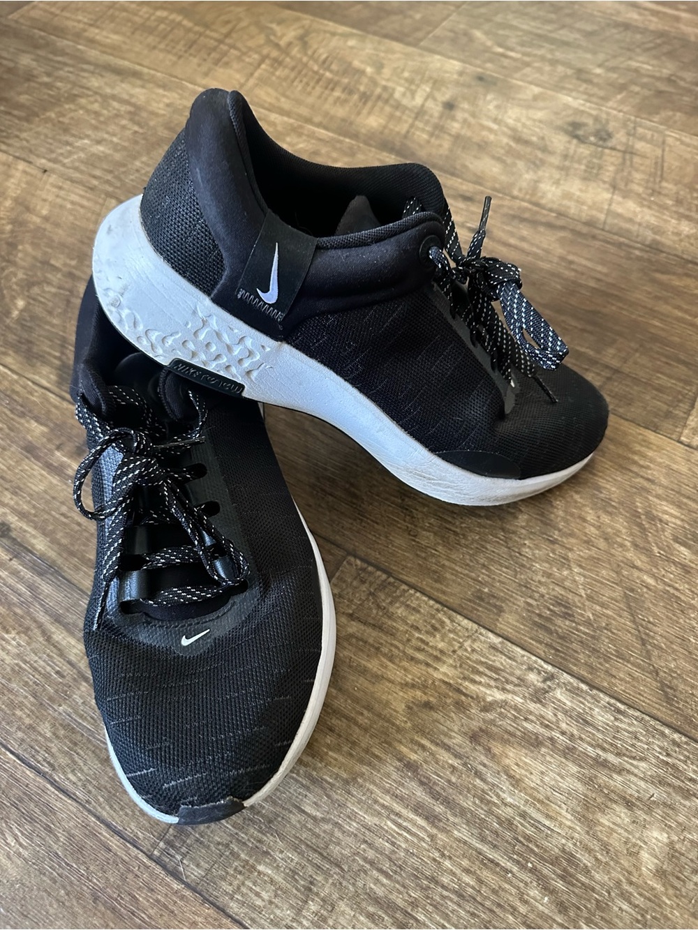 Nike Women’s Black and White Athletic Sneakers